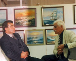 Tiyatro sanatçısı Semih Sergen, Salih Cengiz ile sanat üzerine sohbet ediyor.